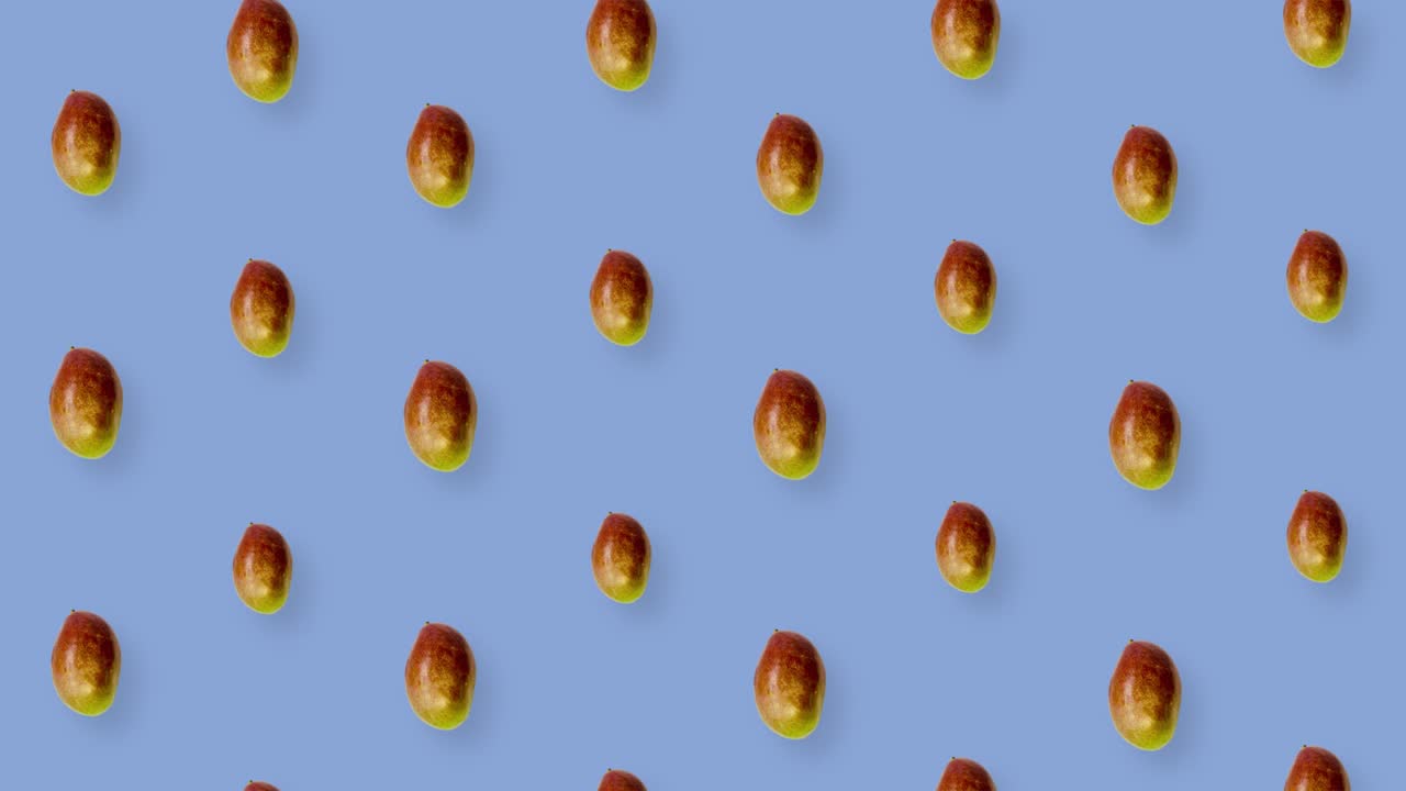 patrón de frutas coloridas de mango fresco en fondo púrpura. patrón sin costuras con mango. animación realista. movimiento de video 4k