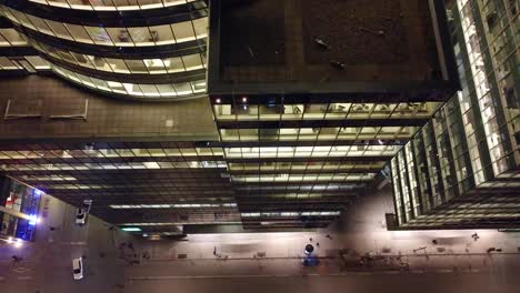 edificio de oficinas comerciales modernas de vidrio aéreo alto montreal sector empresarial de canadá