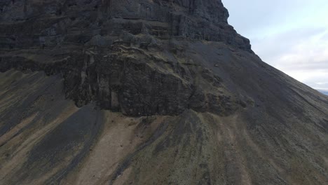 Island-Lómagnúpur-Drohnenaufnahmen-Aus-Der-Luft