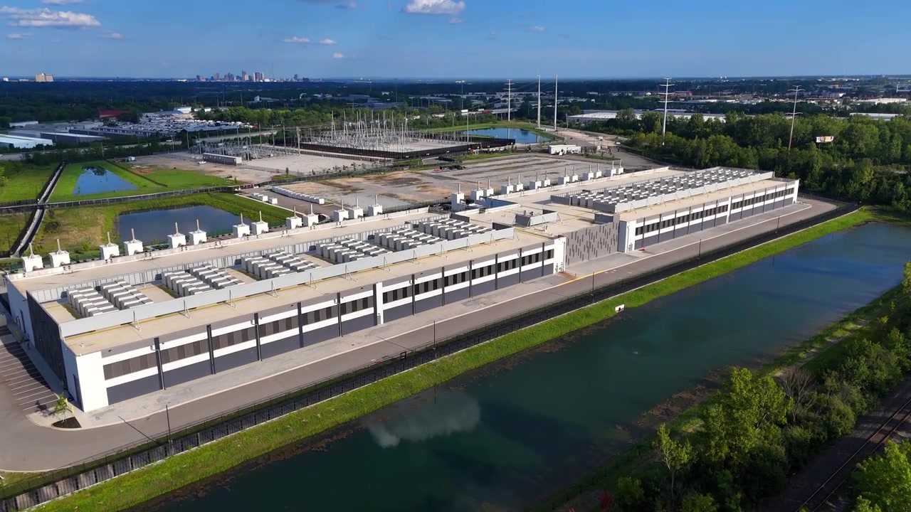 Modern hyperscale data center building exterior with rooftop cooling units near Columbus