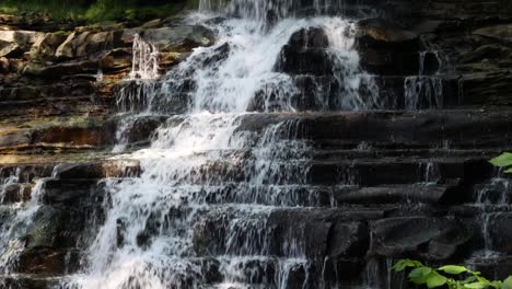 Las-Cataratas-De-Brandywine-En-El-Parque-Nacional-De-Cuyahoga-Son-Un-Oasis-En-El-Paisaje-Urbano-De-Cleveland-Ohio