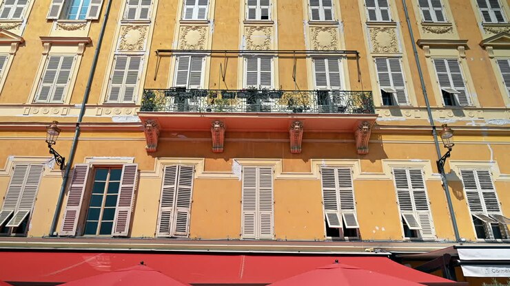 Edificio residenziale in stile tradizionale a Nizza, Francia
