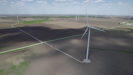 turbina eólica en los campos de iowa