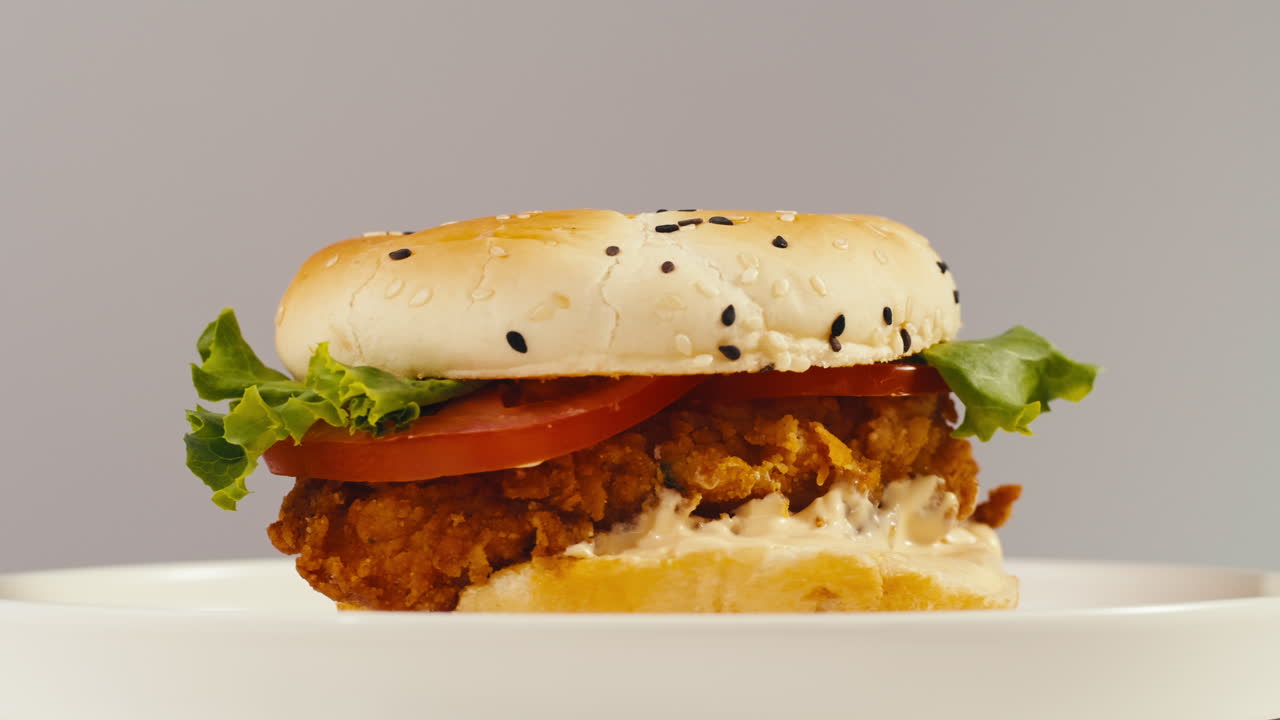 Burger di pollo fritto croccante