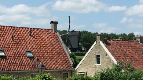 Bourtange-En-Los-Países-Bajos-Con-Un-Molino-De-Viento