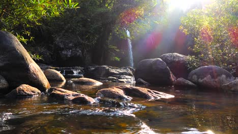 la cascada de haew suwat, en el parque nacional de khao yai, en tailandia