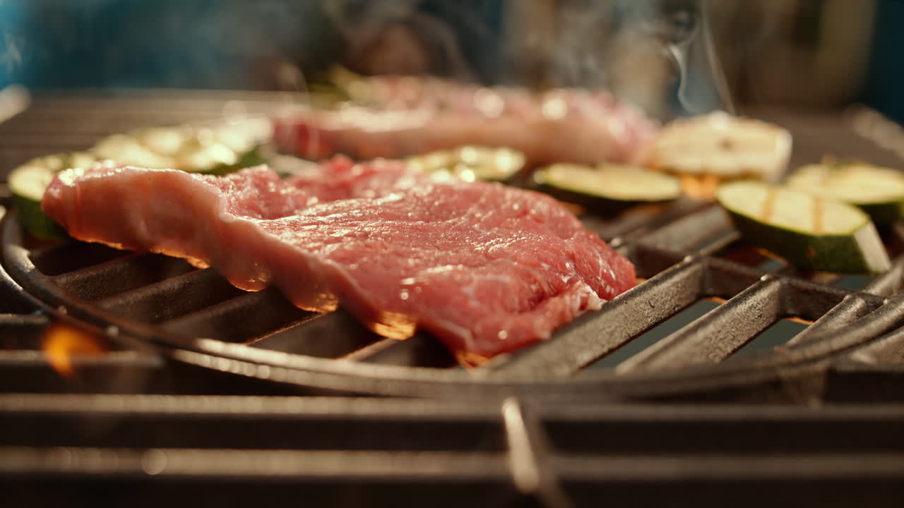 채소와 함께 그릴 스테이크