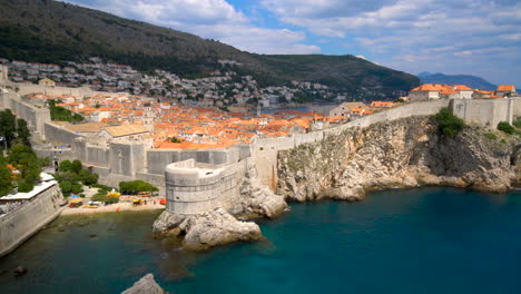 Historische-Mauer-Der-Altstadt-Von-Dubrovnik,-Kroatien.