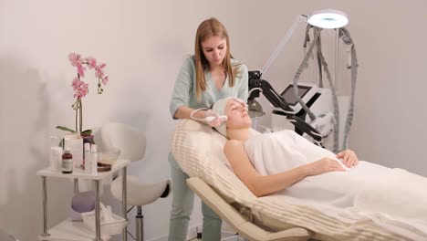 hydrofacial procedure in the modern cosmetology clinic. extraction, exfoliation