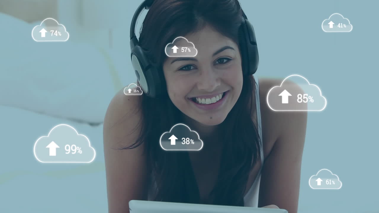 animación de nubes con un porcentaje de más de cien mujeres usando tableta digital desde casa
