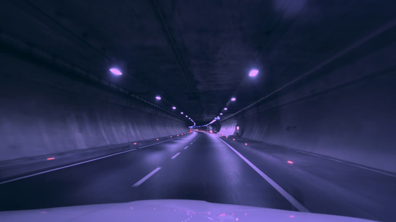 터널 속도 파란 빛