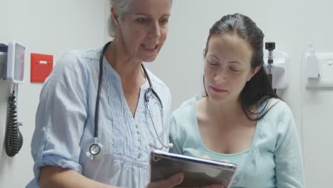 profesional médico que trabaja en un hospital
