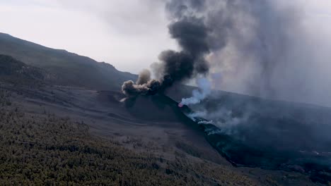 Drohnenaufnahmen-Aus-Der-Luft-Vom-Vulkan-La-Palma