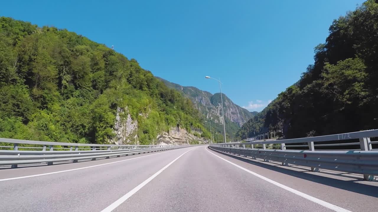 산악 고속도로 드라이브