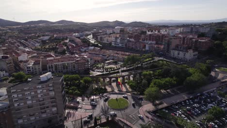 Escena-Panorámica-De-La-Ciudad-Del-Centro-De-Plasencia,-España