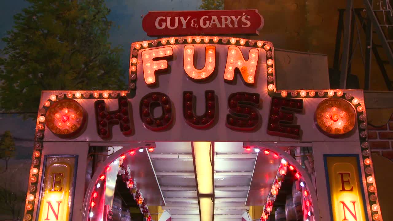 밤에 카니발에서 재미있는 집