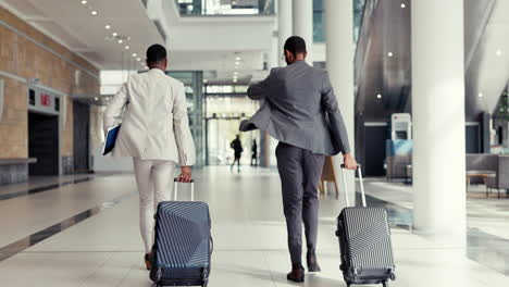 Airport-luggage,-business-people