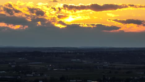 el atardecer colorido por la noche