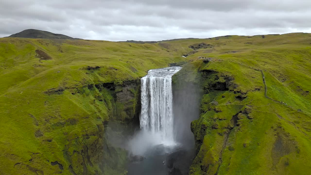islandia - cámara lenta cinematográfica skogafoss 120fps