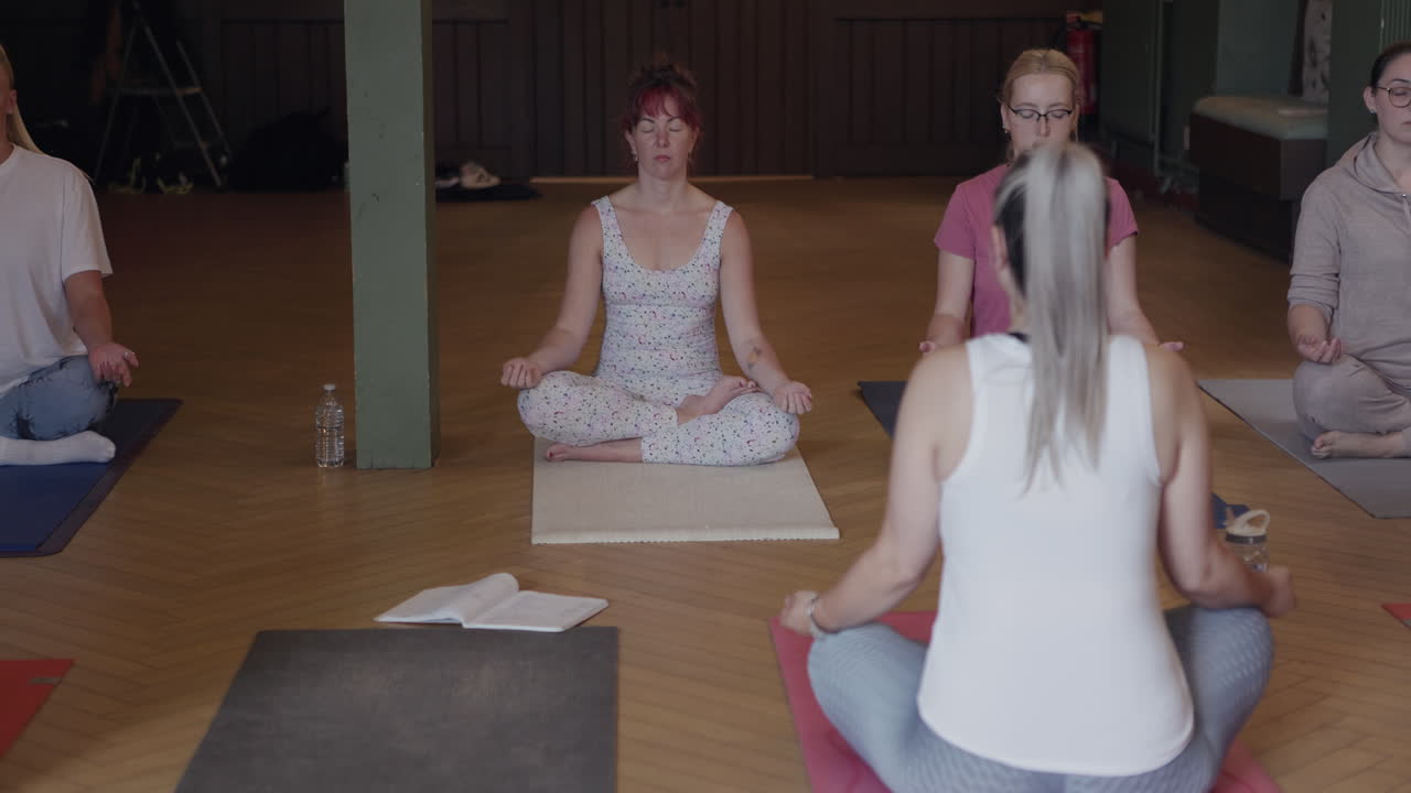 clase de yoga y meditación