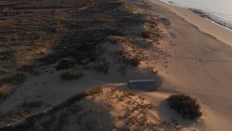 Dunas-De-Arena-De-La-Playa-De-Matadouro-Al-Amanecer-En-Portugal