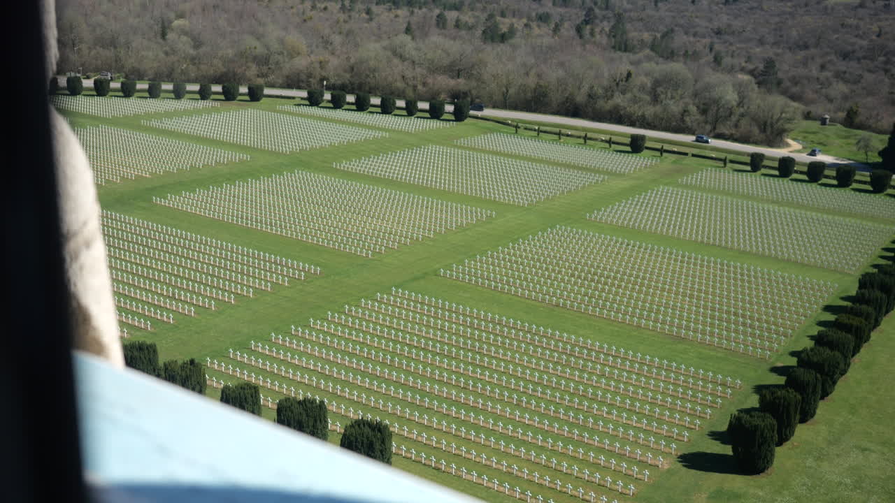 vista desde el ossuaire de douumont, verdun, francia