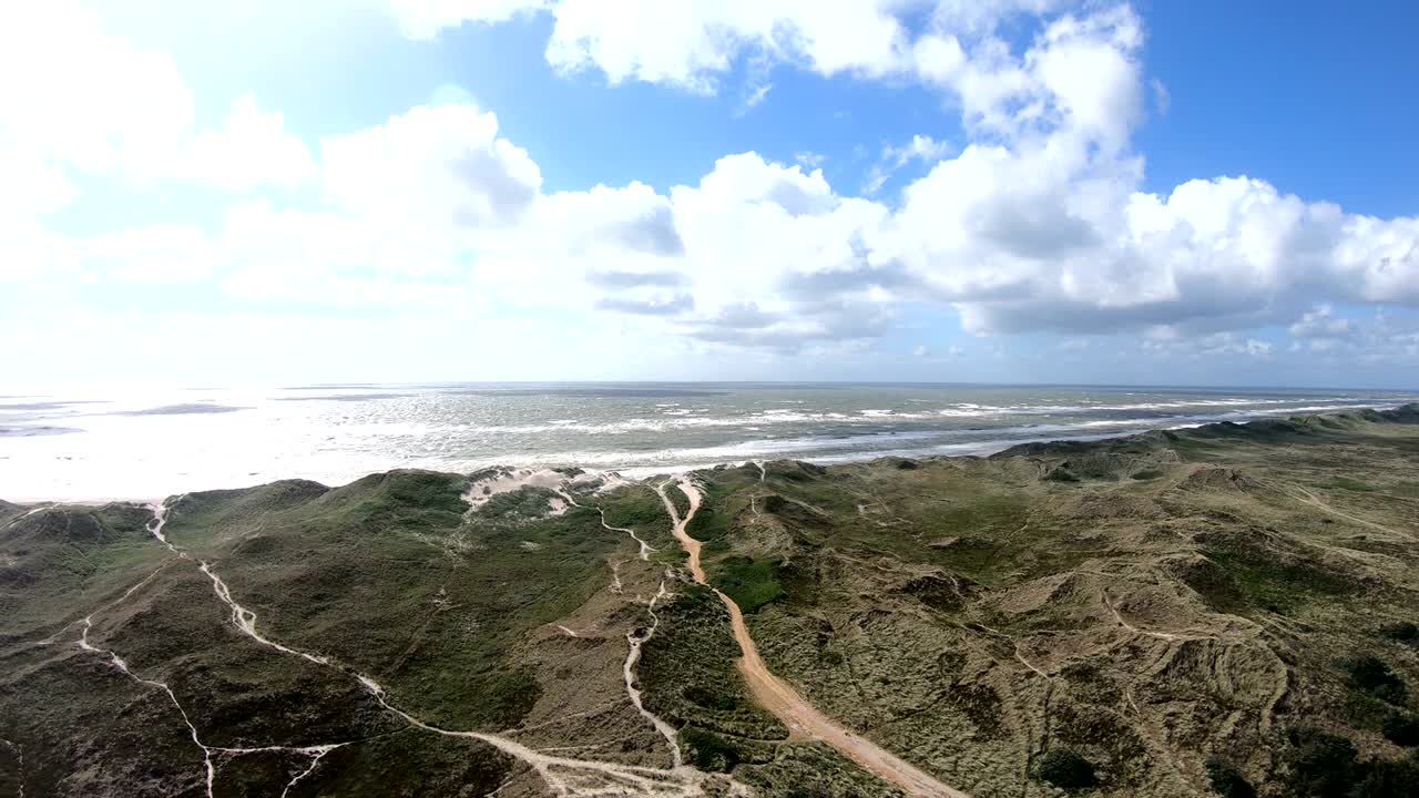 paisaje de dunas con hierba de marram, dunas de hierba, lyngvig, mar del norte, hvide sande, protección de diques, jutlandia, dinamarca, 4k