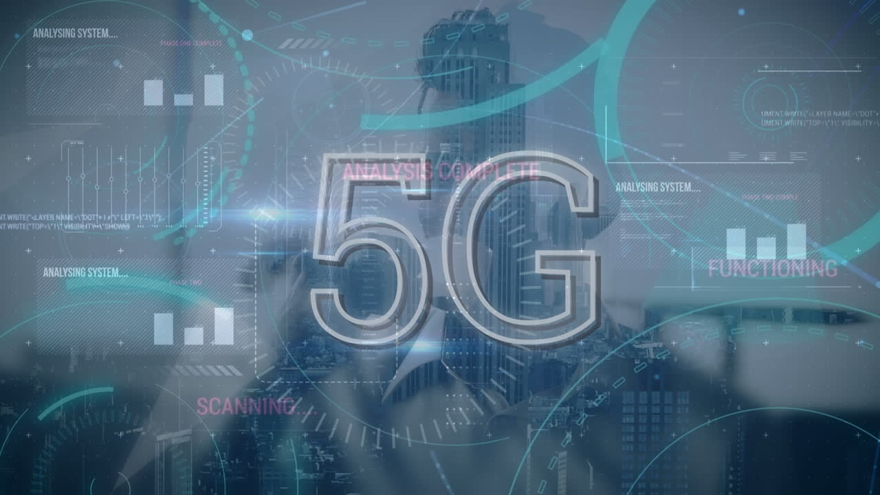 animazione di elaborazione dei dati e testo 5g su uomo d'affari caucasico