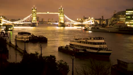 Ein-Blick-Am-Frühen-Morgen-In-Richtung-Tower-Bridge