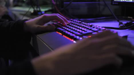 Closeup-of-a-gaming-keyboard-and-mouse