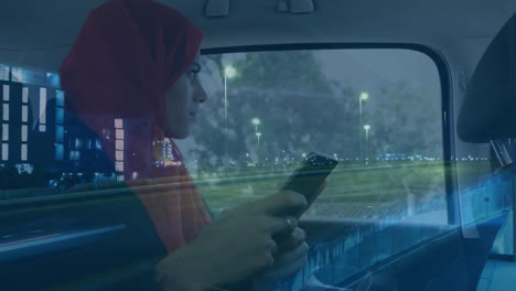 스마트 폰과 교통을 사용하는 여성