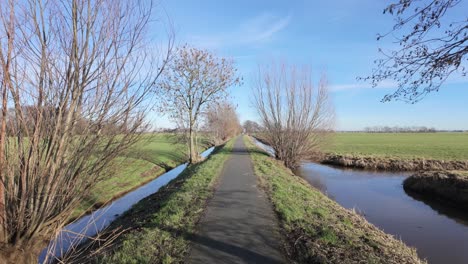 Carril-Bici-Escénico-En-Los-Países-Bajos-Rurales---Pov