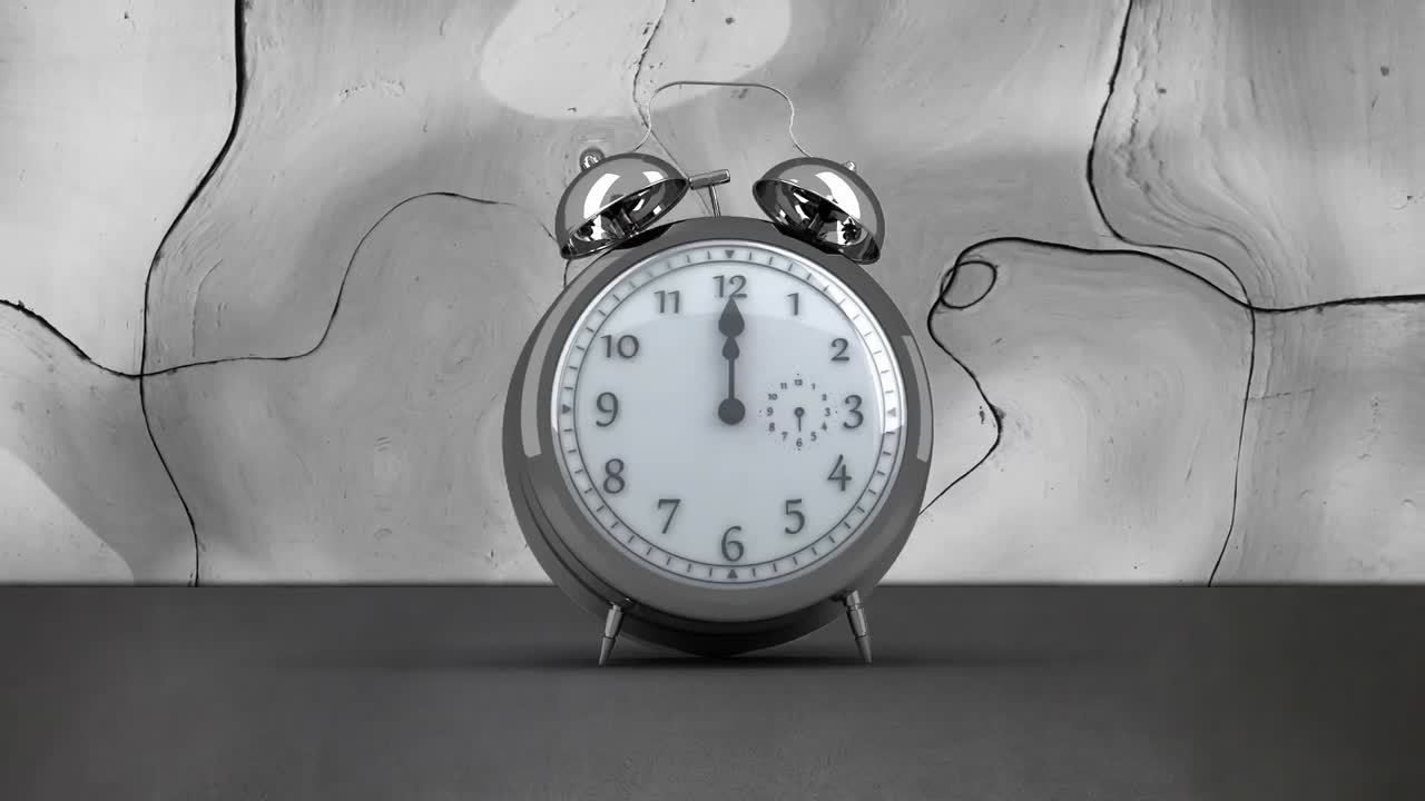 manos en movimiento rápido y campanas de alarma sonando en el reloj de alarma de plata en la distorsión de fondo gris