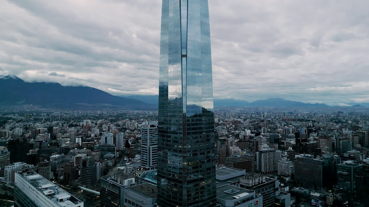 el horizonte de santiago de chile por la mañana