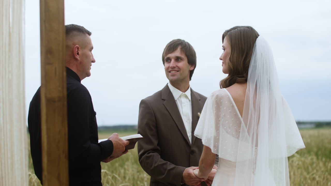 결혼 하는 부부