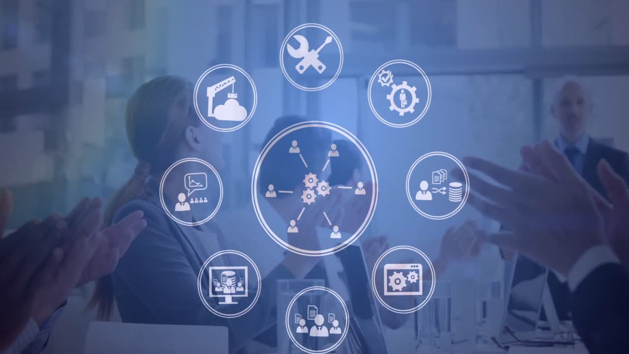 animación de la red de conexiones con iconos empresariales sobre diversas personas de negocios