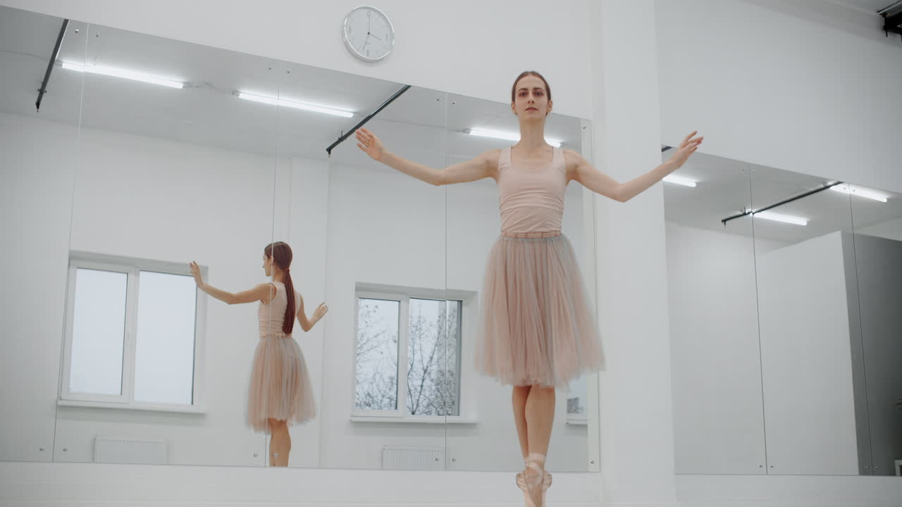 bailarín de ballet en el estudio