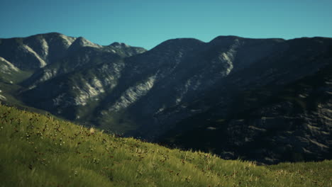 Vista-Panorámica-Del-Paisaje-Montañoso-Alpino-En-Los-Alpes