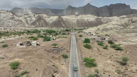 Desert-Road-through-Hingol,-Balochistan,-Pakistan.-Aerial