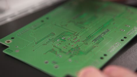 reparación de placas de circuitos con pegamento