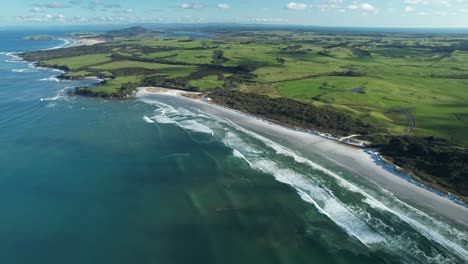 Beautiful-New-Zealand-scenic-coastal-landscape