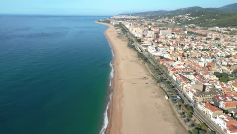 imagenes aereas de las playas del maresme en la provincia de barcelona