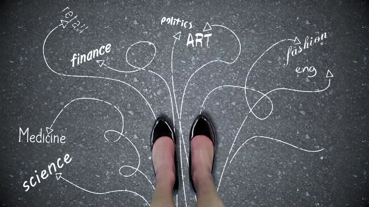 video compuesto de mujer de negocios contra la flecha