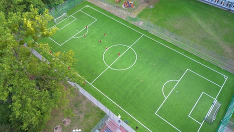 Vista-Aérea-De-Arriba-Hacia-Abajo-Del-Campo-De-Fútbol