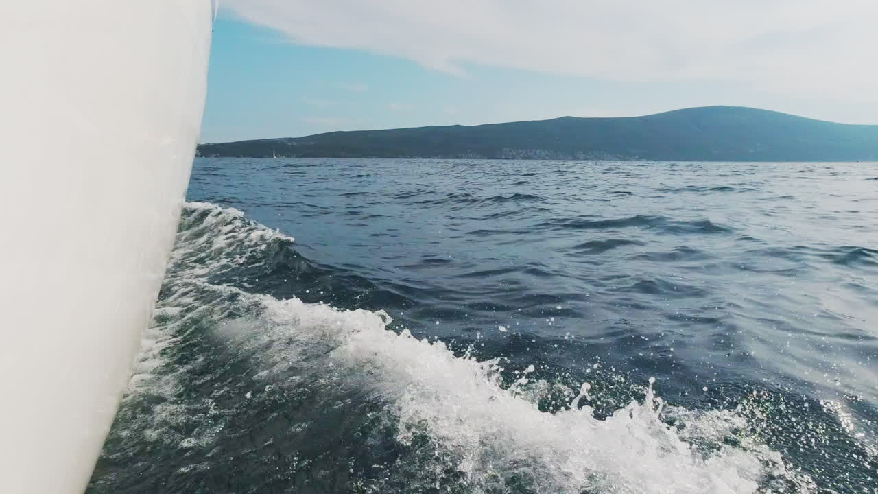 바다에서 항해하는 것