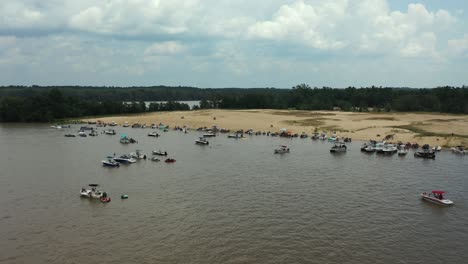 Party-goers-on-Gravine-Island-in-Alabama