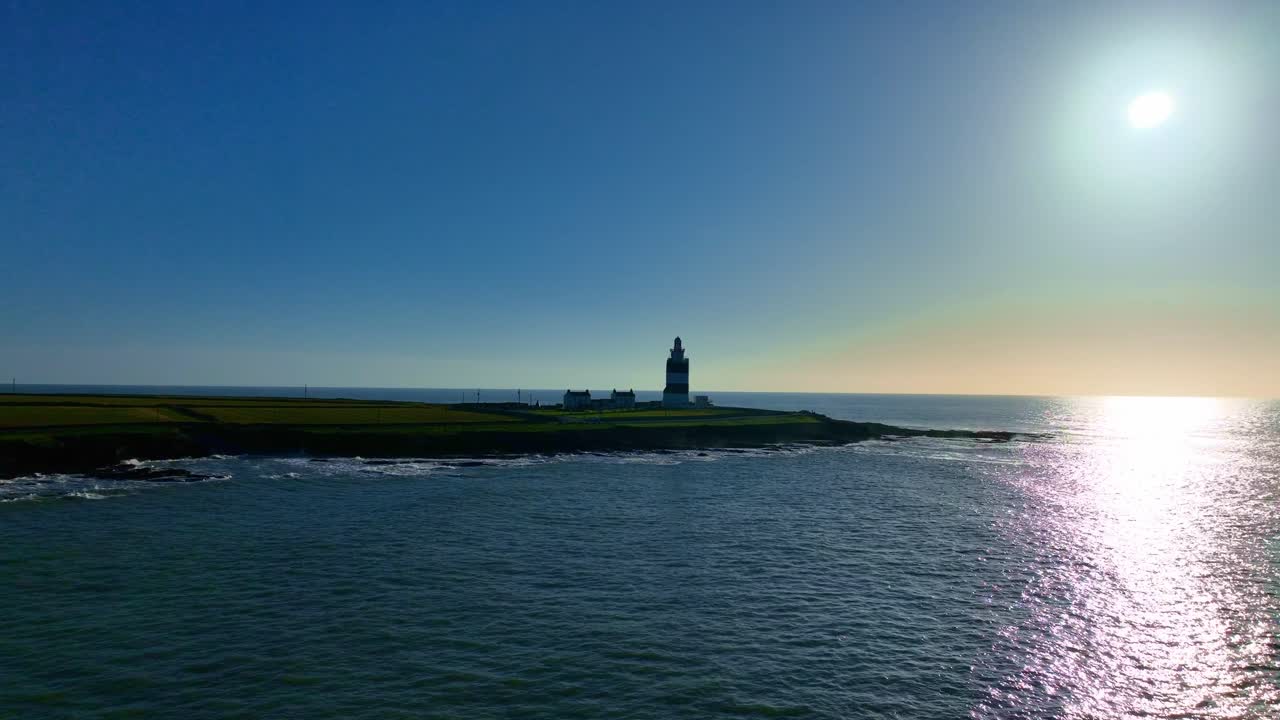 L'epica costa irlandese, la selvaggia bellezza di Hook Head e il faro di Hook a Waxford