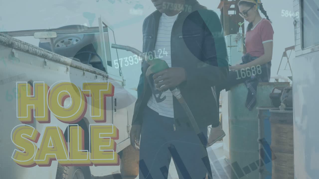 뜨거운 판매 텍스트의 애니메이션과 다양한 사람들이 주유소에서 차에 연료를 공급하는 데이터 처리