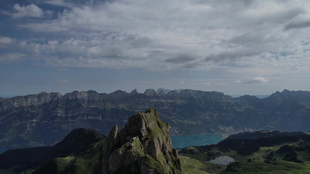 Splendida vista sulle famosissime montagne chiamate 7 Churfirsten