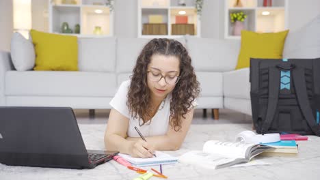 una estudiante fallida.